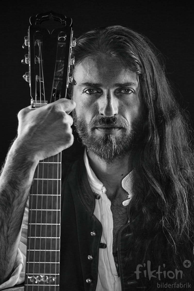 Estas Tonne